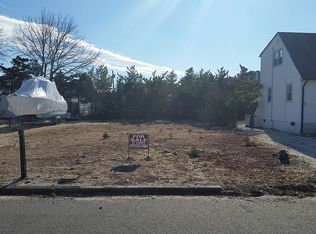336 N 5th St, Surf City, NJ 08008