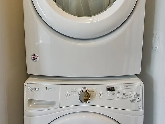 3rd image of 317 W Evergreen Ave Unit 201