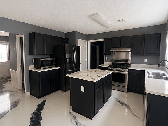 2nd image of 124 Heathrow Dr
