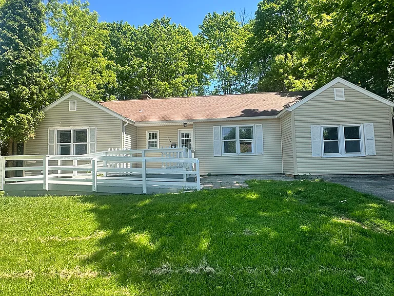 259 Fellows Ave — Photo 1