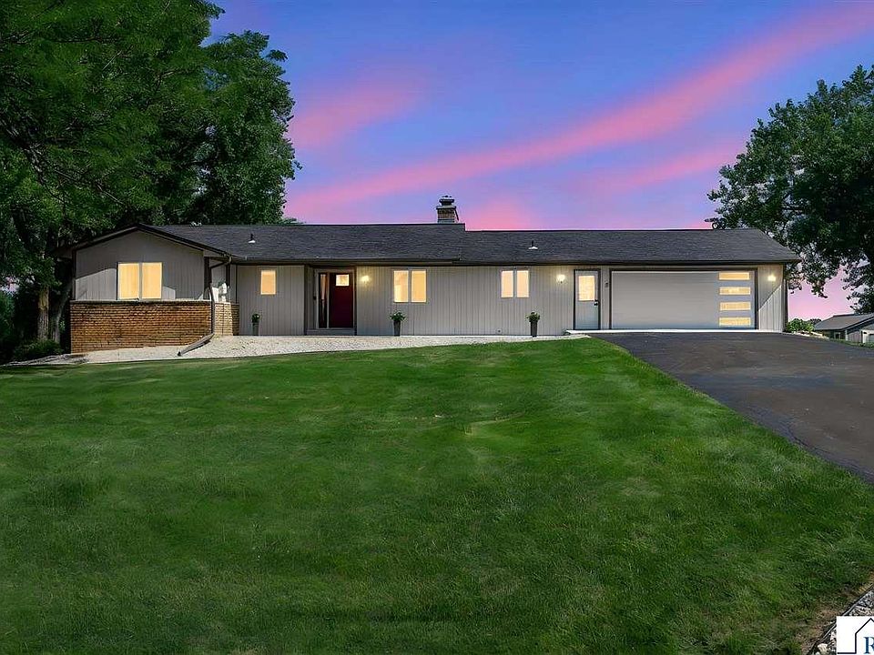 1st image of 6211 Shamrock Dr