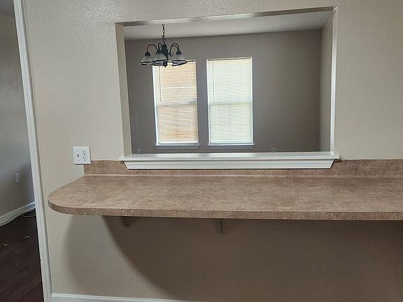4th image of 5563 Banyan Ct