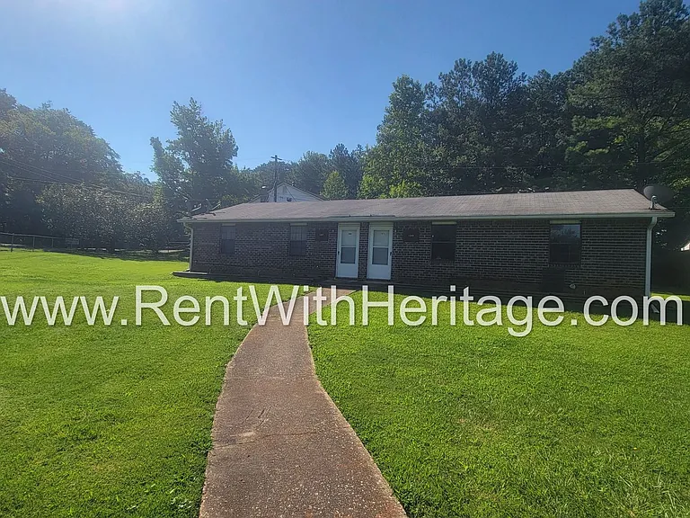 1049 Old Powder Springs Rd SW — Photo 21