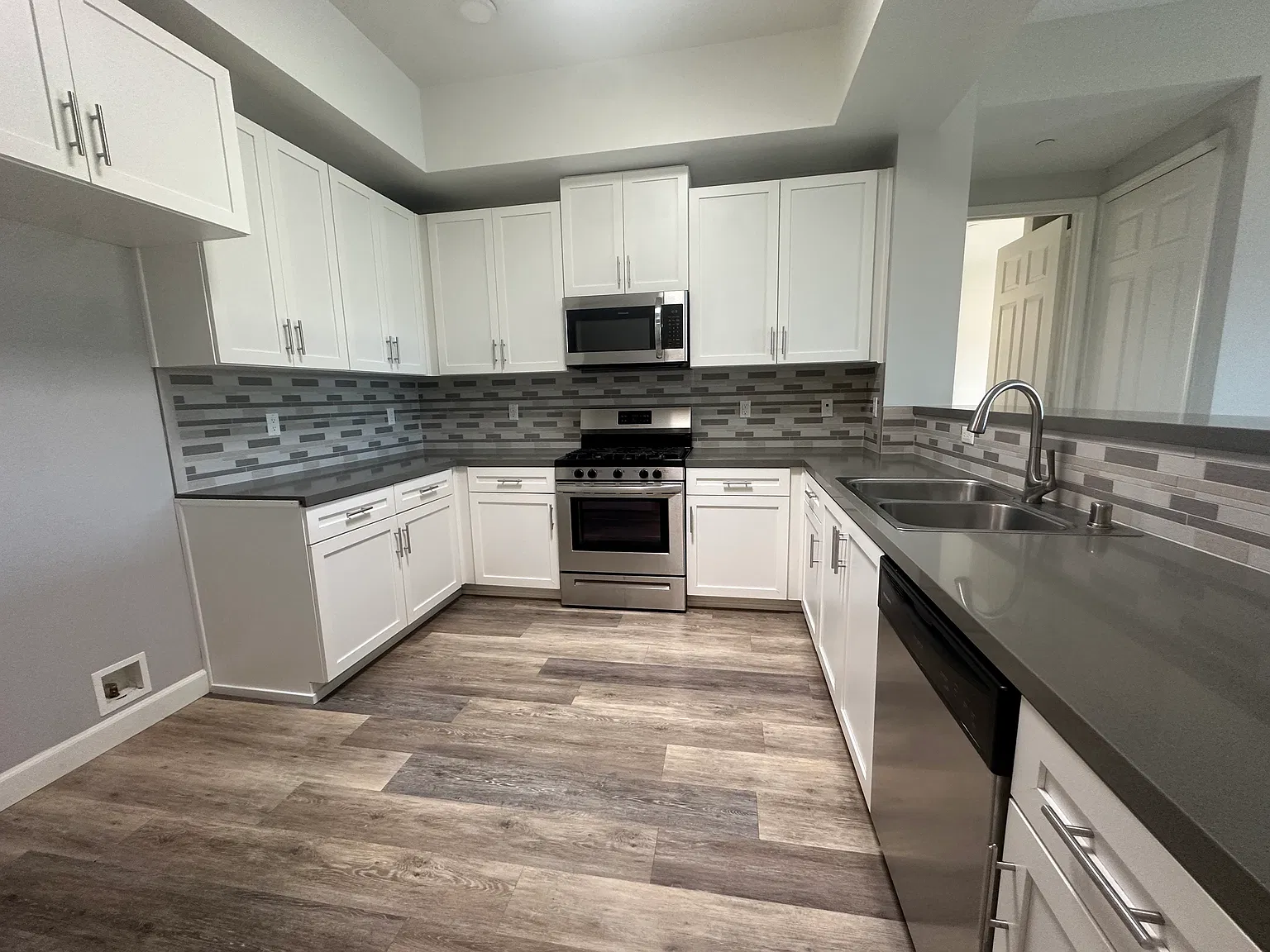 2 bed, 1600 sqft, $3,875 — Photo 2