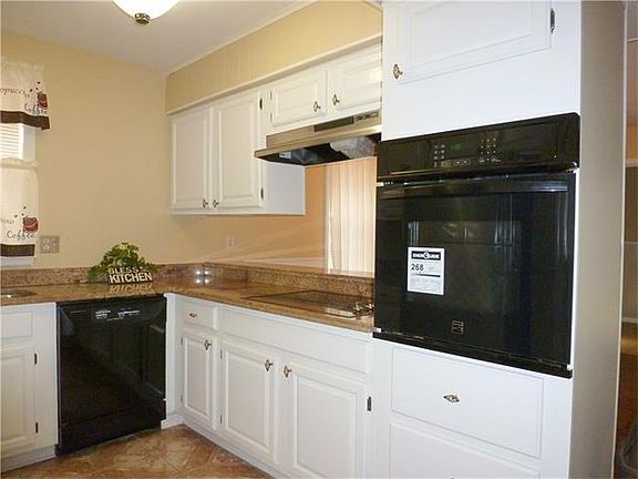 4th image of 2125 Bonnie Ann Dr