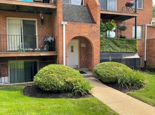 513 Hartford Ave, Aurora, IL 60506