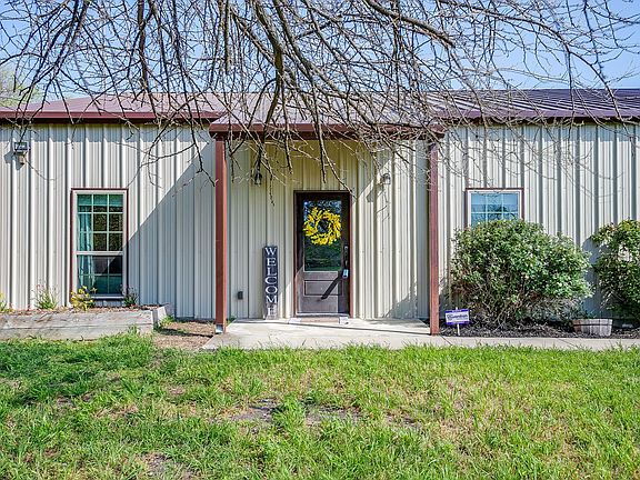 3rd image of 201 Curry Rd