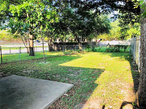 4th image of 8615 Bowling Green Dr #B