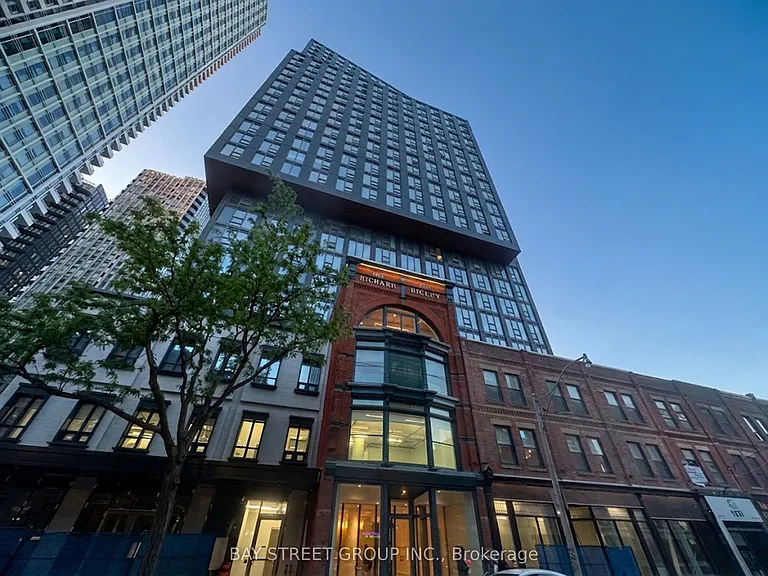 100 Queen St E #2911 — Photo 31