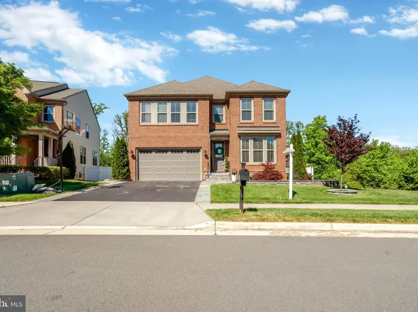 24858 Somerby Dr, Chantilly, VA 20152