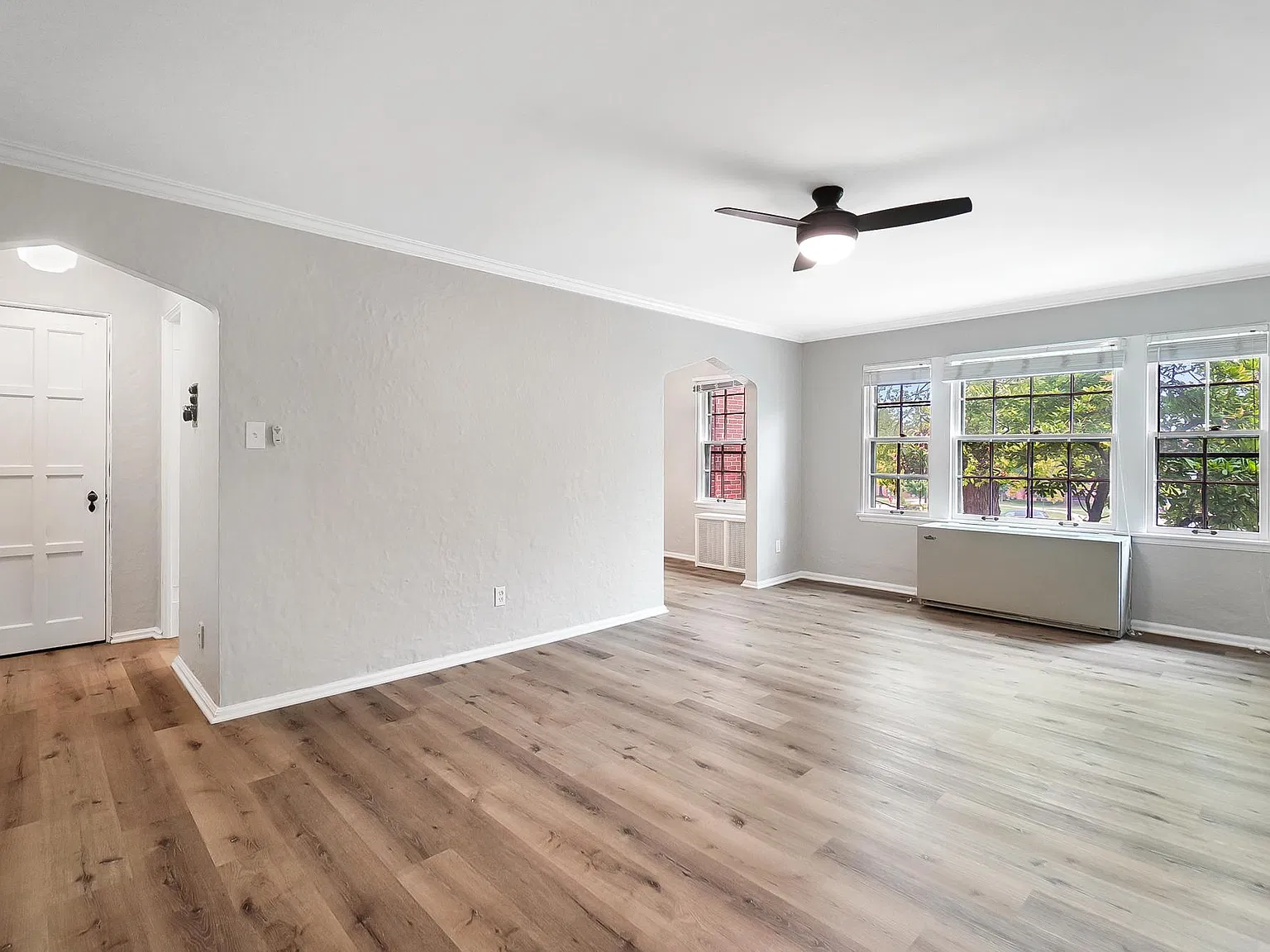 1 bed, 716 sqft, $1,295 — Photo 2