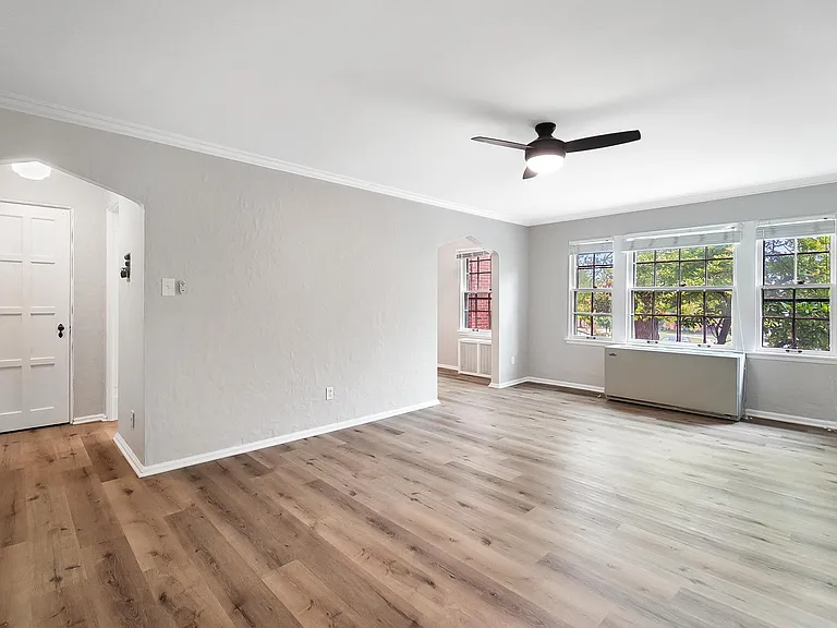 1211 Far Hills Ave #211 — Photo 2