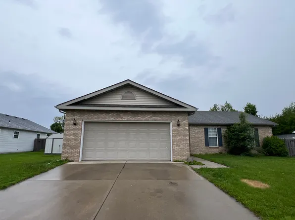 17 Bittersweet Rd, Chatham, IL 62629