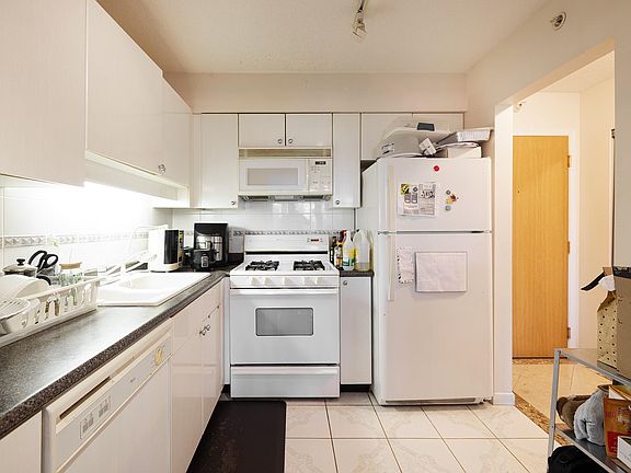 5th image of 8238 Saba Rd #502