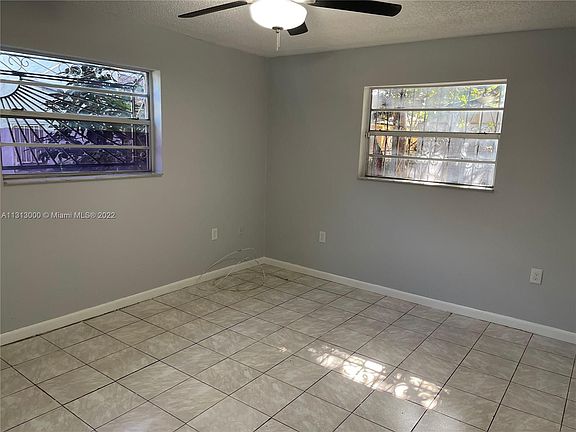 5th image of 1074 NW 27th St #1076