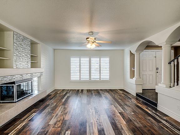 2nd image of 2707 African Violet Ave