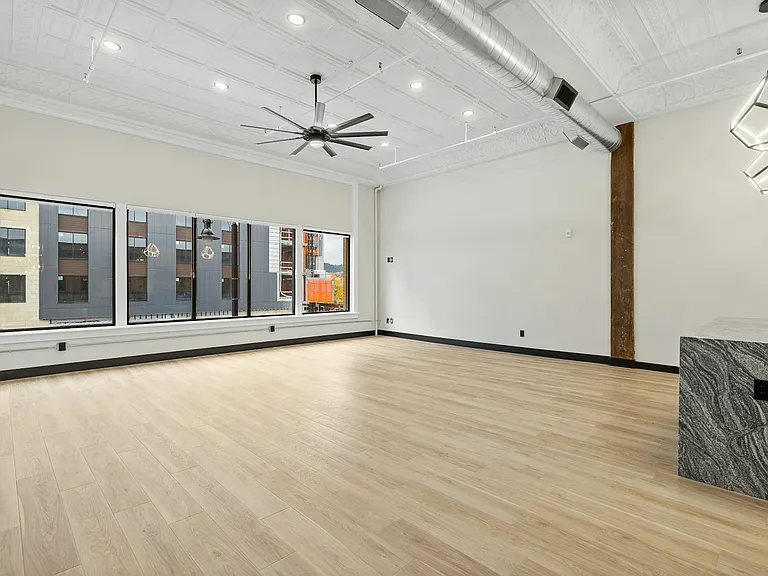 522 6th St #301 — Photo 7