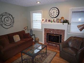 4th image of 6 Lockwood Dr