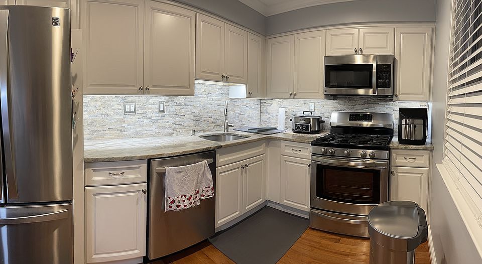 1st image of 39 Milford Ln