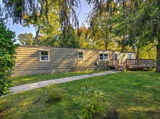 9 Tyler St, Brookfield, MA 01506