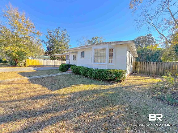 5th image of 309 W Marigold Ave