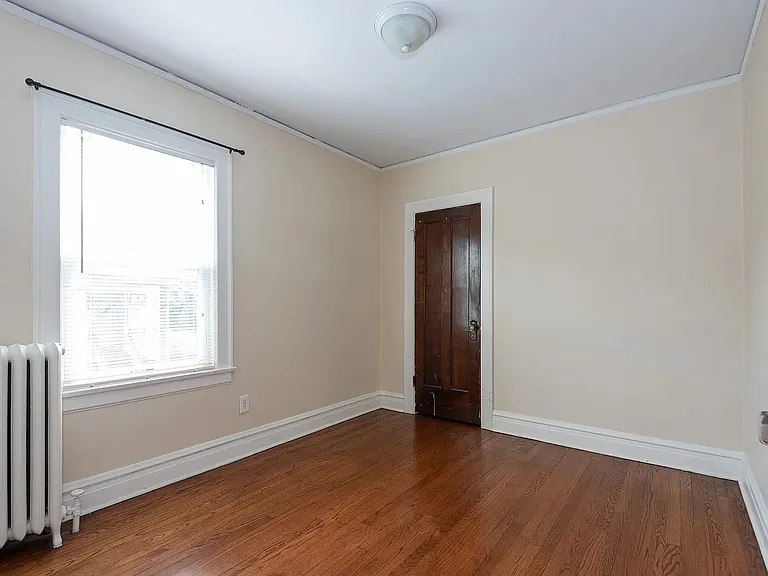 1512 Dempster St — Photo 9