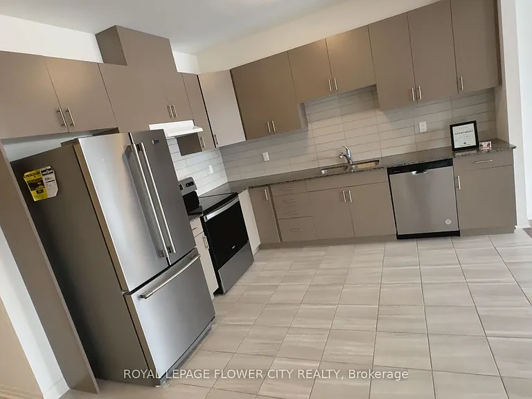 92 Middleton St — Photo 16
