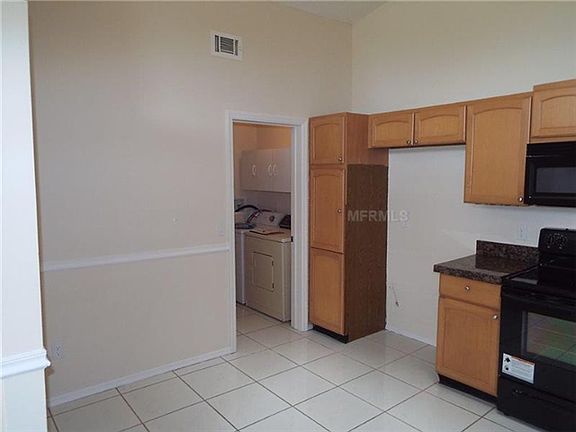 5th image of 132 Lakepointe Cir