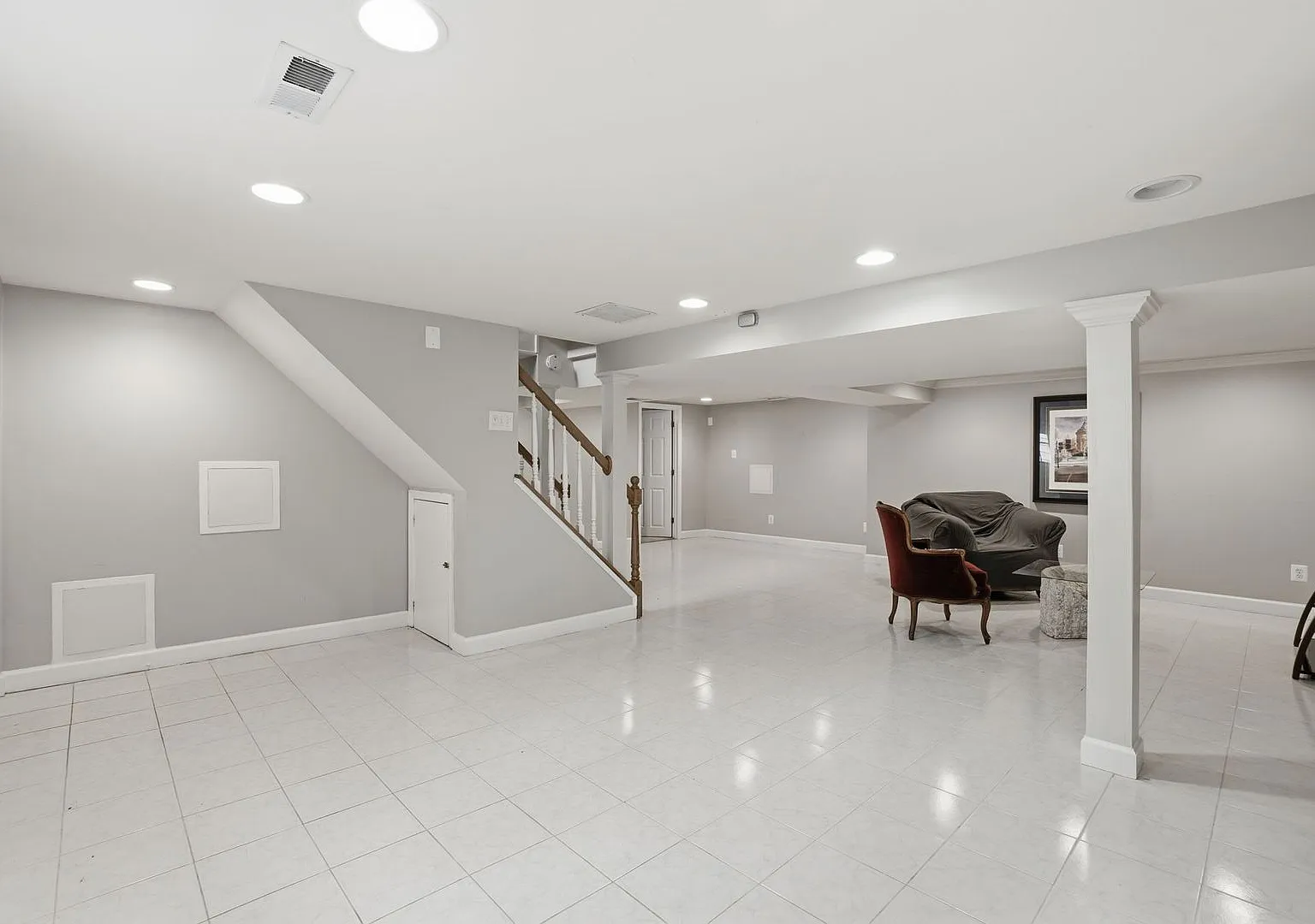 This inviting four bedroom, two bath home with a spacious detached two car garage is located in t... — Photo 3