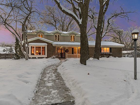 4th image of 2021 Hillcrest Dr
