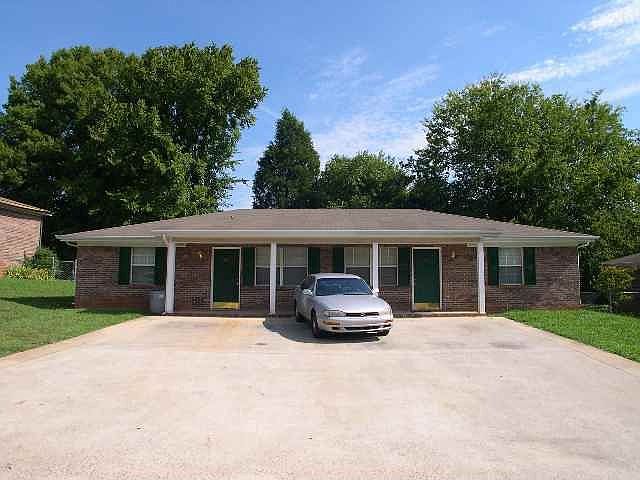 1st image of 710 Village Green Dr NW