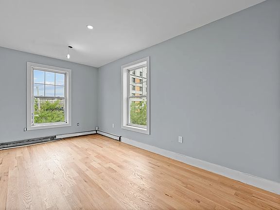 5th image of 44-06 Rockaway Beach Blvd Floor 1
