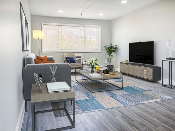 560 Beachway #18