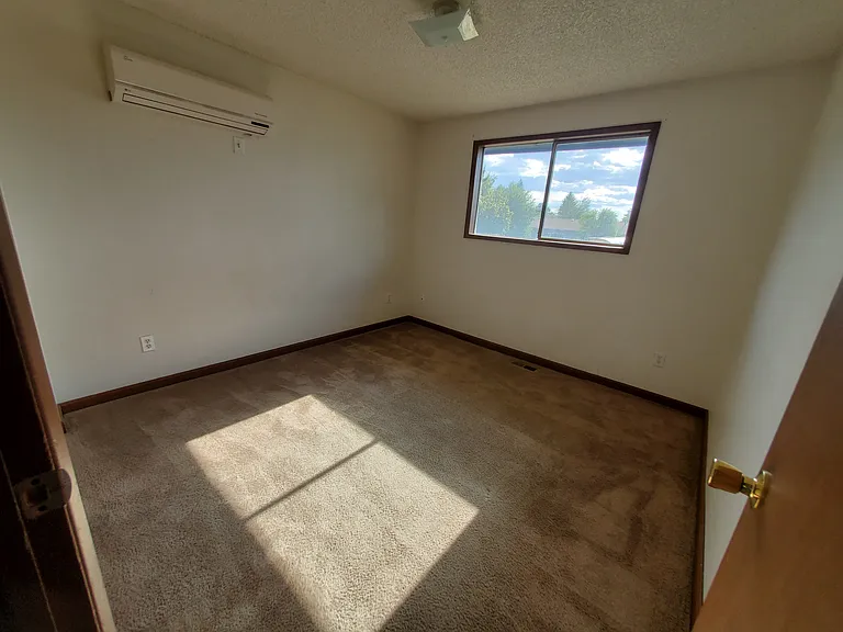823 N Sargent Rd — Photo 18