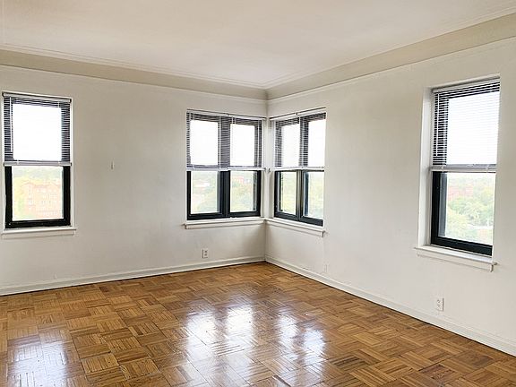 3rd image of 8925 E Jefferson Ave #1-12N