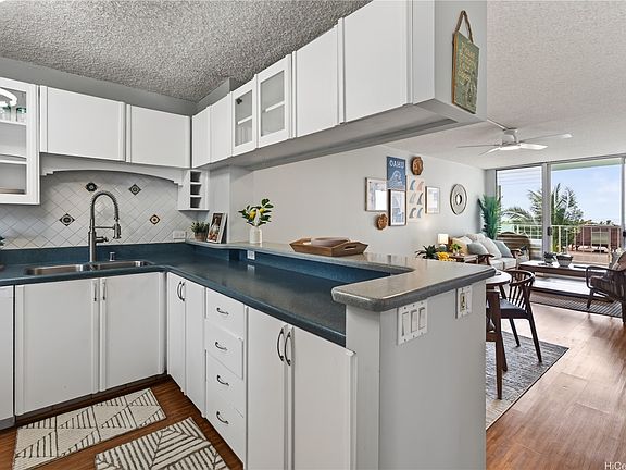 3rd image of 204 Kapahulu Ave APT 604