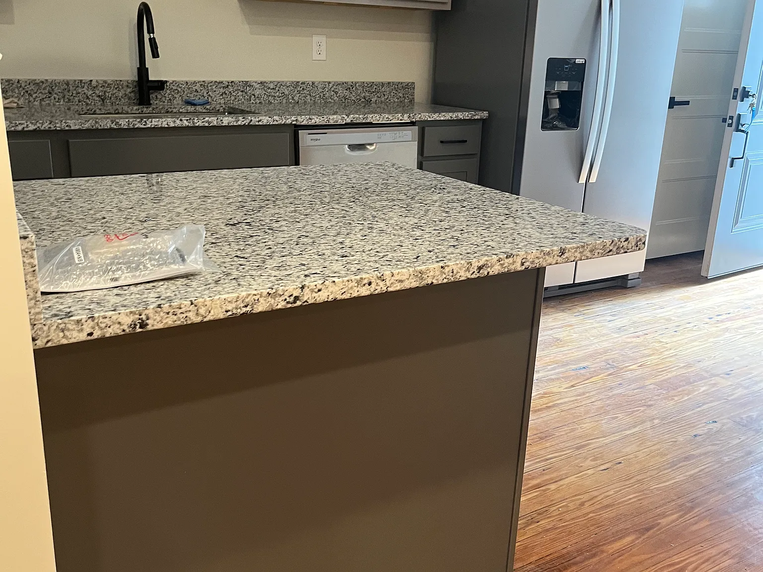 2 bed, 1000 sqft, $1,450 — Photo 3