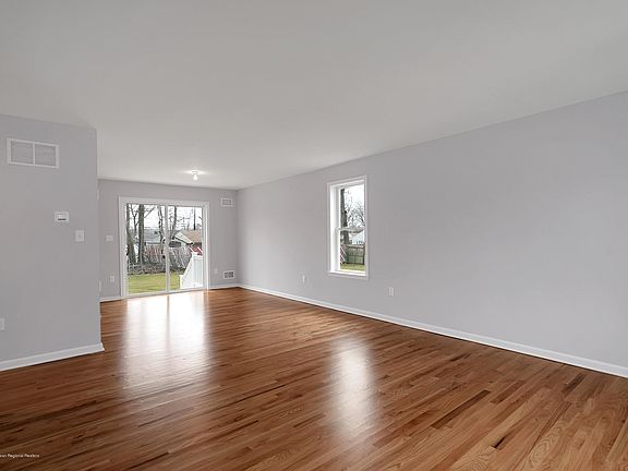 4th image of 569 Sica Ln