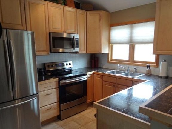 4th image of 735 Meadow Dr