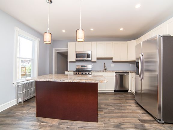 4th image of 3814 James St