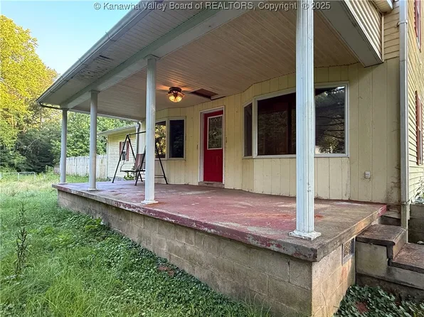 475 Simms St, Saint Albans, WV 25177