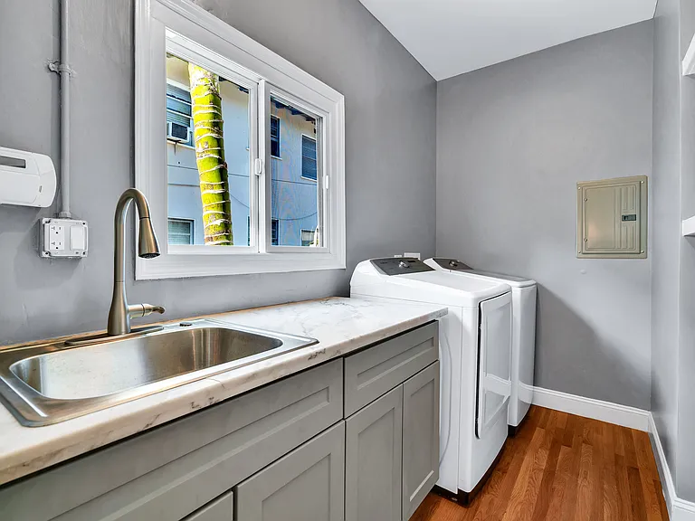 1275 S Cloverdale Ave #1 — Photo 16
