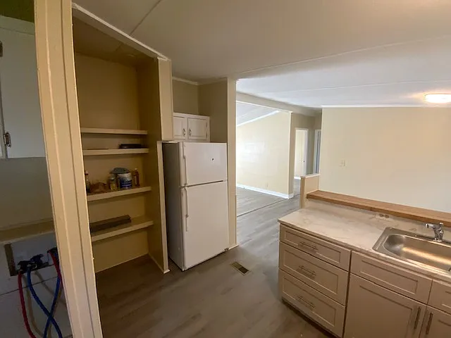2221 Nina St — Photo 6