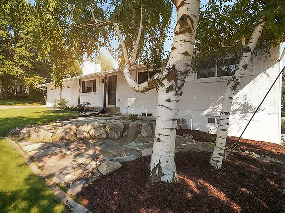 3rd image of 3212 N Mount Lomond Dr
