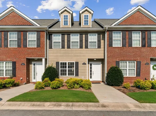 1501 Bentgrass Ln, Dalton, GA 30721