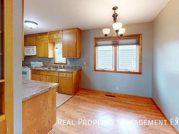 2nd image of 2200 W 39th St