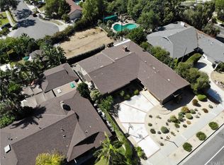 718 Dorothy Ln, Fullerton, CA 92831