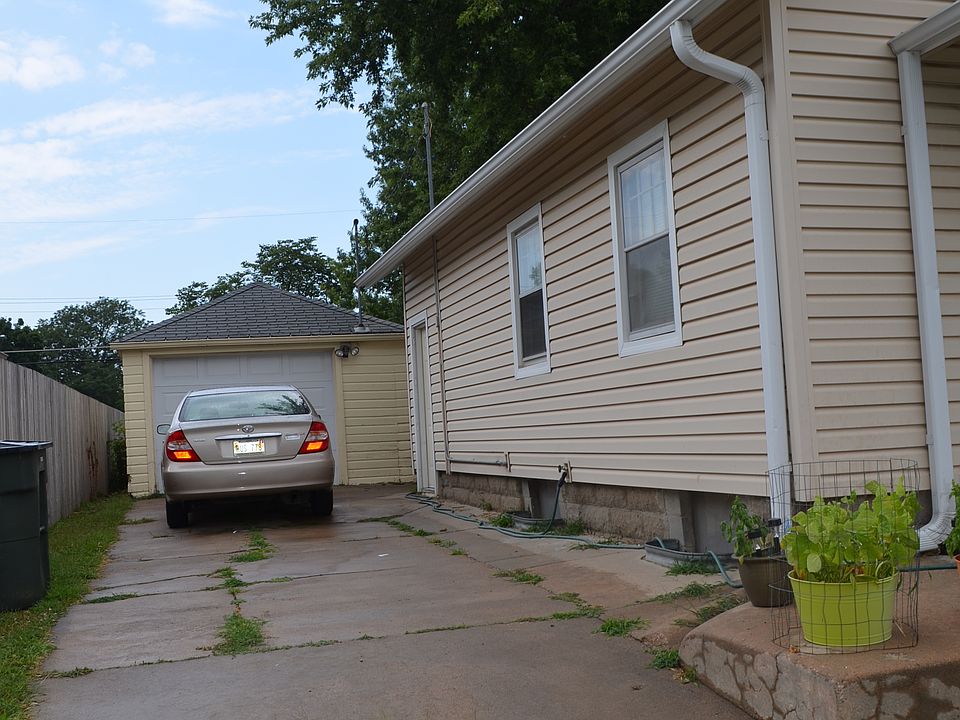 2nd image of 3849 Saint Marys Ave