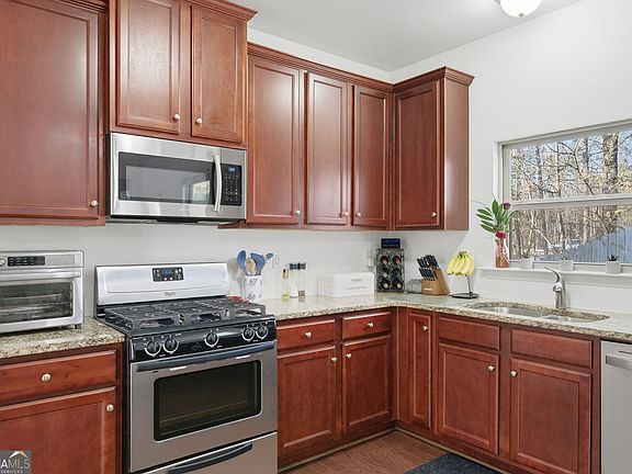 3rd image of 246 Manous Way