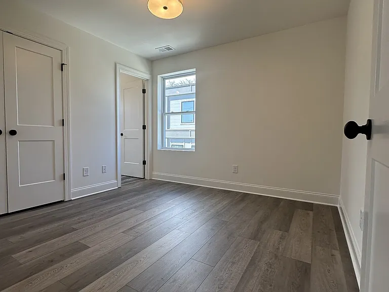 218B Myatt Dr — Photo 10